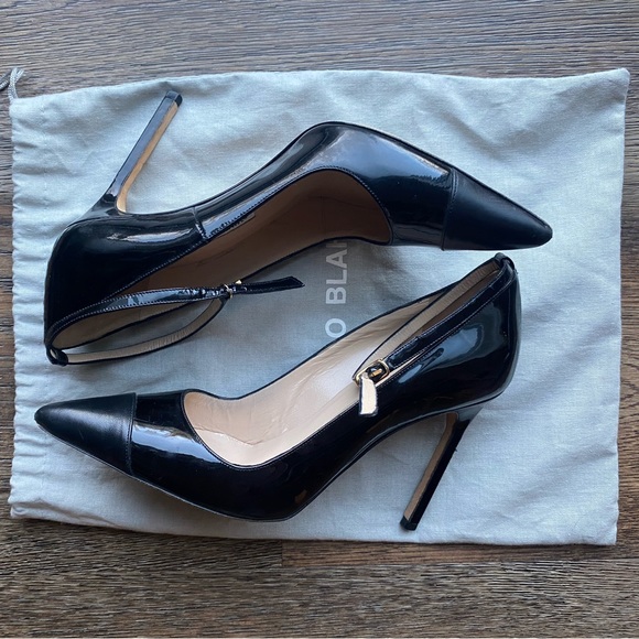 Manolo Blahnik Black Toe Pump with Ankle strap - Picture 4 of 8